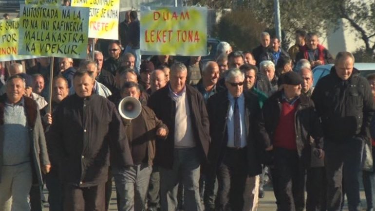 Naftëtarët e Ballshit paralajmërojnë grevë urie: Në Tiranë u treguan arrogantë me ne