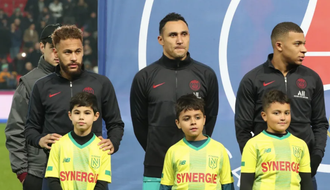 Tre futbollistët e PSG-së infektohen me COVID-19, mes tyre edhe Neymar