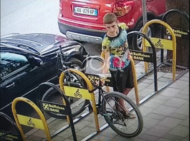 I riu bën kërdinë me biçikletat në Tiranë, qytetari: I njëjti person ma vodhi dhe mua para tre javësh!