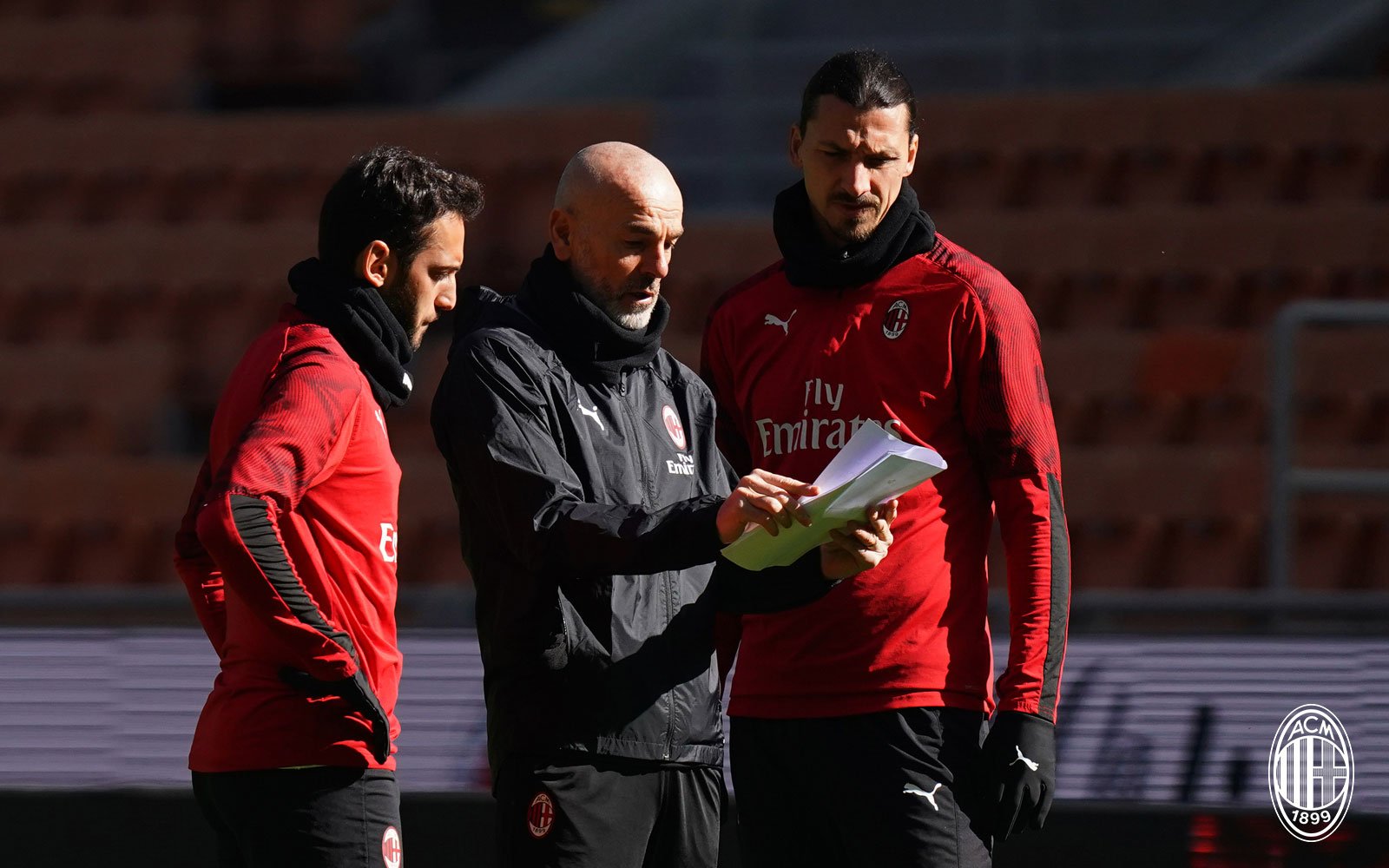 Tronditet Milani, dëmtohet në stërvitje lojtari më në formë i ekipit