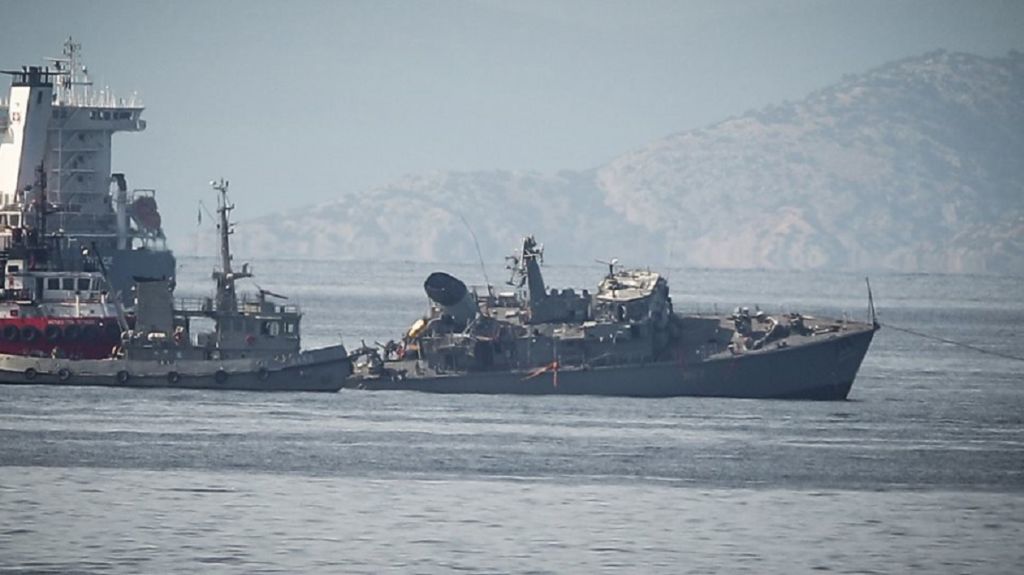 Incident i rëndë në det të hapur, anija luftarake greke ndahet në dysh