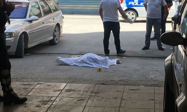 Tronditet Elbasani, një person gjendet i vdekur në mes të rrugës