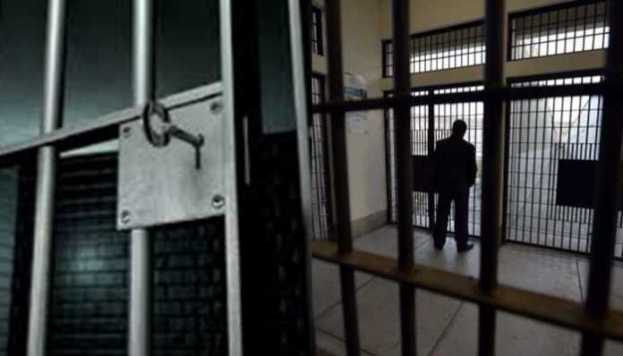 “Vrasësi i zonjave të vjetra”/ Shqiptari u dënua me burgim të përjetshëm, vrau veten brenda qelisë