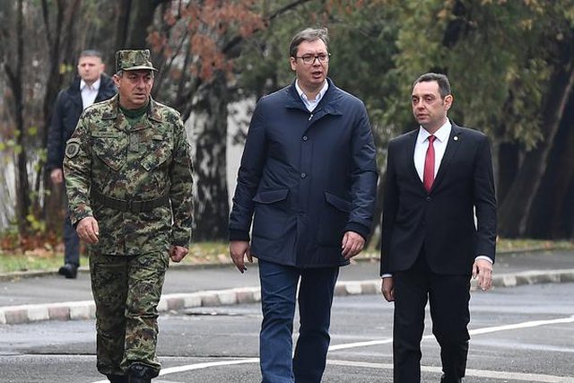 Anketa/ 47% e serbëve: Jemi gati të marrim pjesë në luftë ndaj Kosovës