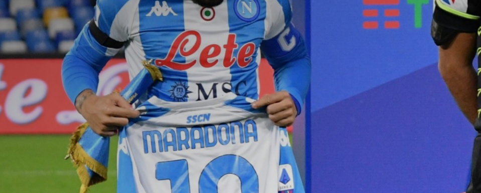 Napoli ndryshon fanellën në ndeshjen ndaj Romës për nder të Maradonës