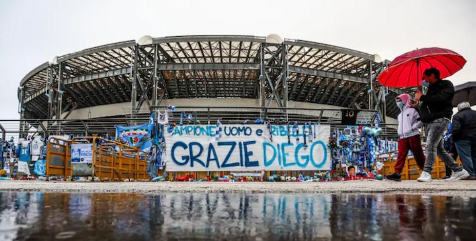 Nuk ka më dyshime/ Stadiumi i Napolit quhet zyrtarisht “Diego Armando Maradona”