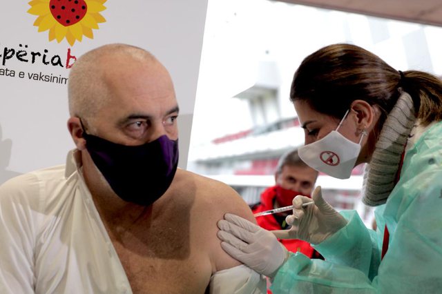 Bëri vaksinën Pfizer apo ujë biologjik? Rama: Kur të marr dozën e dytë do ju them