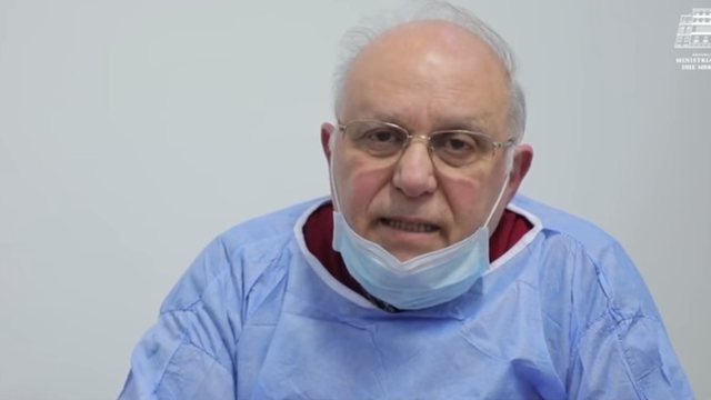 Mjeku Tritan Kalo rrëfen emocionet e profesionit: Shërimi i një pacienti me Covid është event i veçantë për ne!