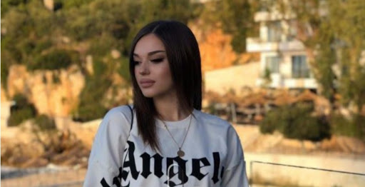 Nuk ishte vetë në timon kur ndodhi aksidenti, “arrest shtëpie” për shoqen e 23-vjeçares Anxhela Capo