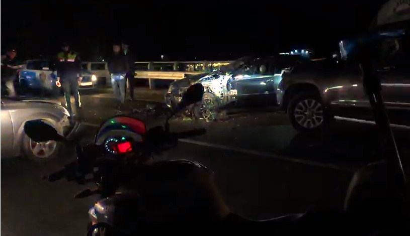 Aksident tragjik/ Automjeti del nga rruga, ndërrojnë jetë dy persona