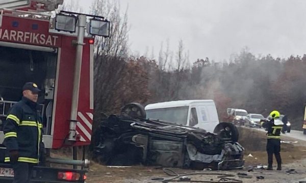 Aksident në rrugën Shkup-Bllacë, një person në gjendje të rëndë