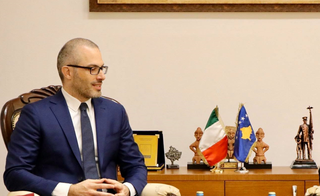 Ambasadori italian në Kosovë: Procedurat parazgjedhore duhet të kryhen sipas ligjit, pa ndërhyrje