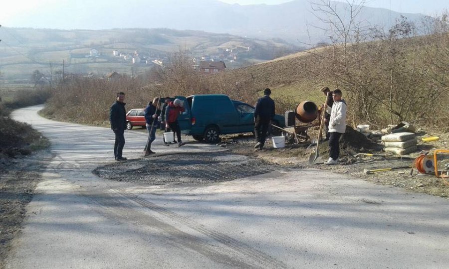Zgjedhjet në Kosovë/ Banorët e një fshati të Gjakovës marrin një vendim, nuk do të lejojnë tubimet e partive