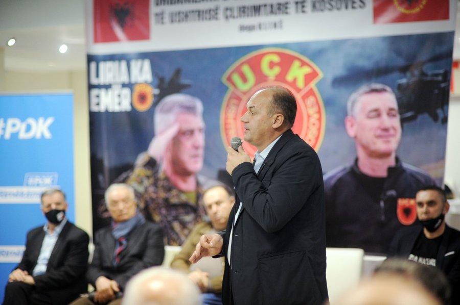 Hoxhaj godet Kurtin e Osmanin për vizitën në veri: U ndalën nga disa fëmijë serbë