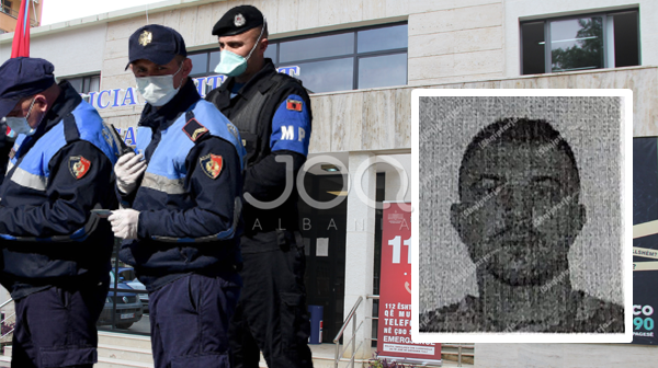 I iku policëve nga duart, ky është i riu që “turpëroi” Komisariatin Nr.1