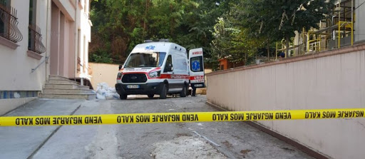 E rëndë në Durrës! 50-vjeçari i dehur vetëhidhet nga tarraca e shtëpisë