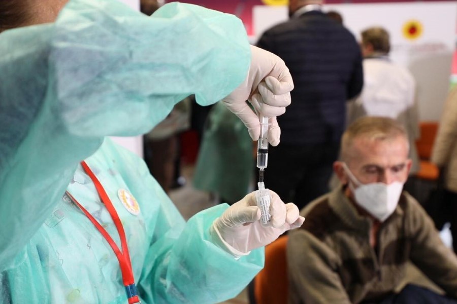 Vaksina anti-covid në Shqipëri/ Kur do të nisë vaksinimi i personave mbi 65 vjeç?