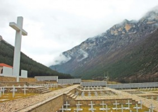 Qeveria miraton shpronësimet për ndërtimin e varrezave të ushtarëve grekë