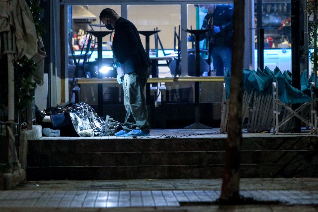 Vrasja e shqiptarit në Greqi/ Zbulohet emri i viktimës dhe djemve të plagosur