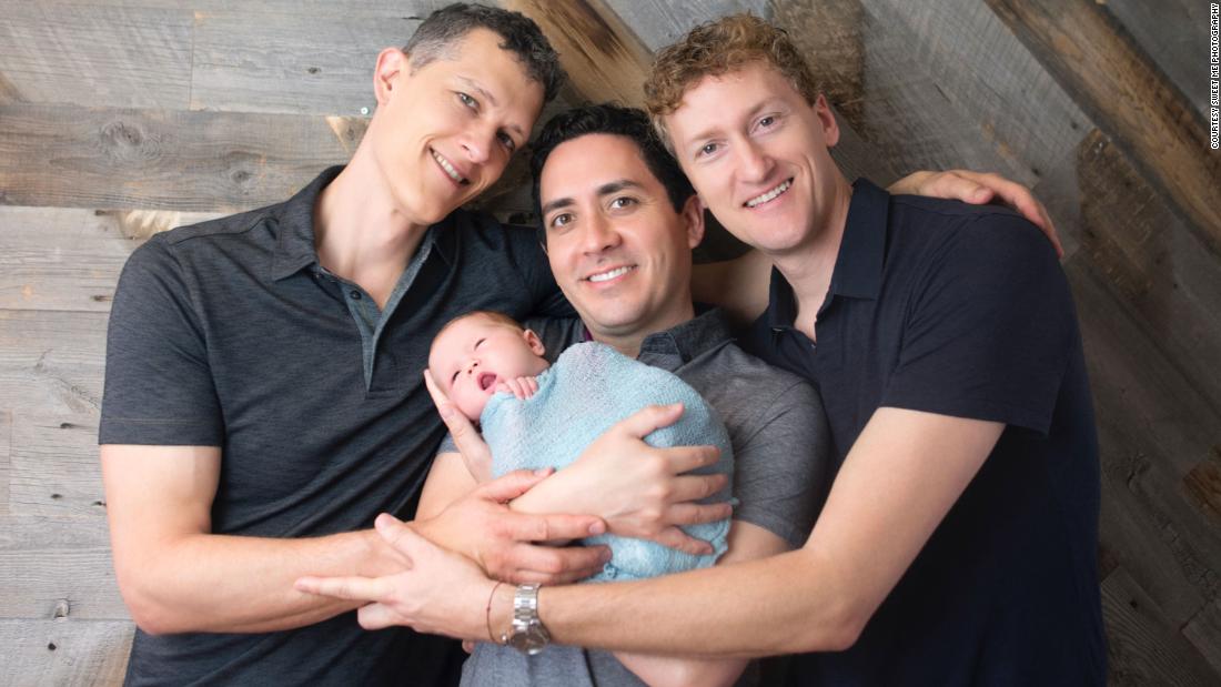 Treshja e baballarëve gay “në luftë” me Gjykatën, nuk u njihnin prindërimin për fëmijët