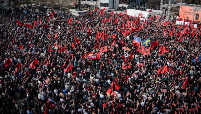 Kosovë/ Nis protesta kundër uzurpimit të vendeve të garantuara në Parlament