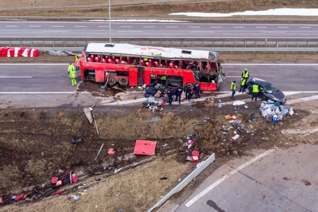 6 ukrainas vdesin! Dhjetëra të plagosur si pasojë e rrëzimit të një autobusi në Poloni