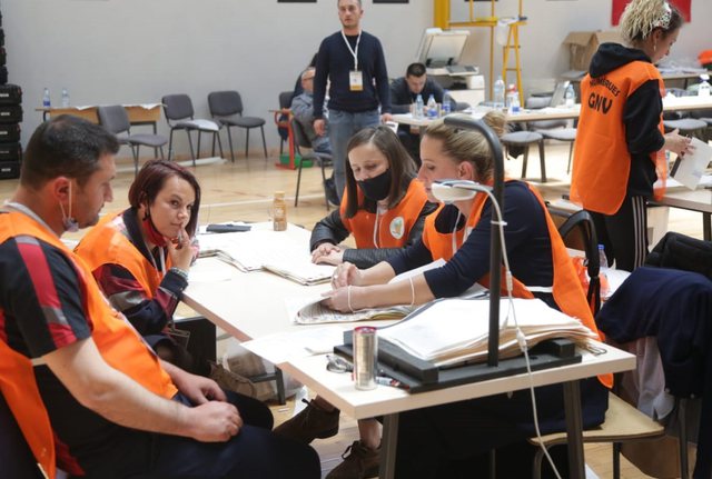 Ndarja e mandateve/ PS kryeson në 8 qarqe, PD në 4