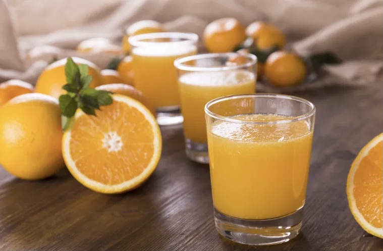 E rëndë! 10 njerëz humbin jetën pasi pinë lëng portokalli, 400 përfundojnë në spital