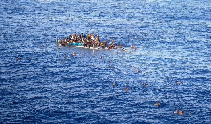 Tragjedi në Mesdhe! Fundoset anija, 21 emigrantë humbin jetën