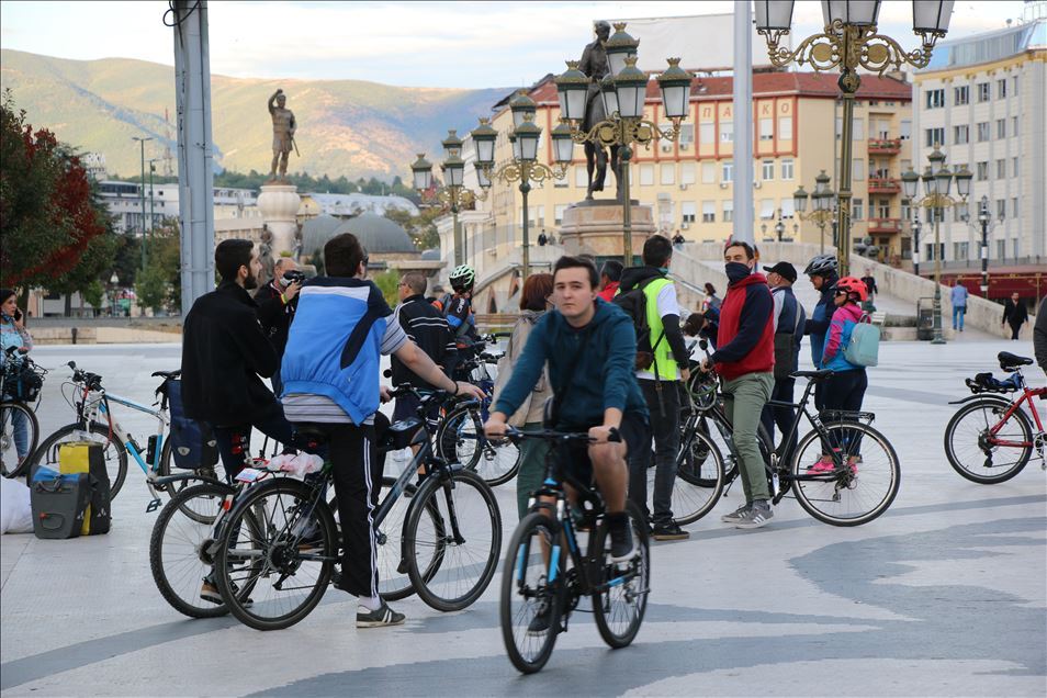 Interesante! Komuna e Shkupit u blenë qytetarëve biçikleta dhe trotinetë elektrik