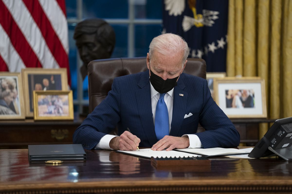 Joe Biden ‘hap rrugët’, katërfishon kufirin për pranimin e emigrantëve në SHBA