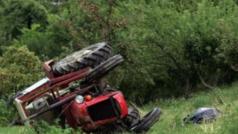 Rrokulliset me traktor, humb jetën i moshuari