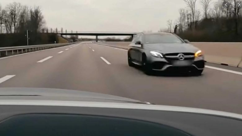 Kështu duket kur dikush në autostradë ju kalon me shpejtësi 332 km / orë (Video)