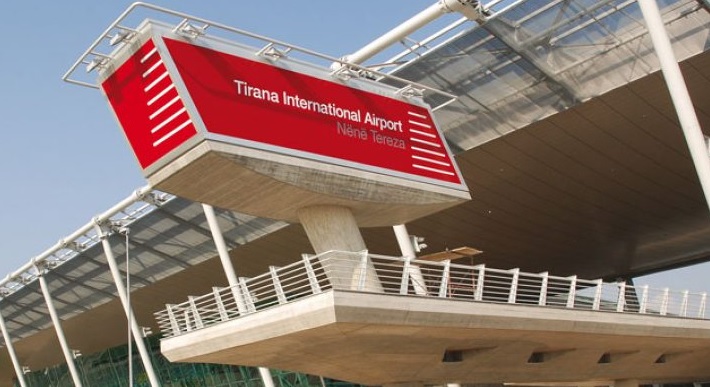Aeroporti “Nënë Tereza” jep lajmin e mirë: Në Greqi mund të hyjë çdokush që plotëson këto kritere