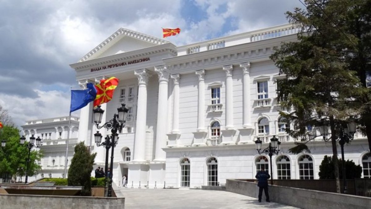 Qeveria e Maqedonisë: Shpallja “non-grata” e diplomatit, hakmarrje politike