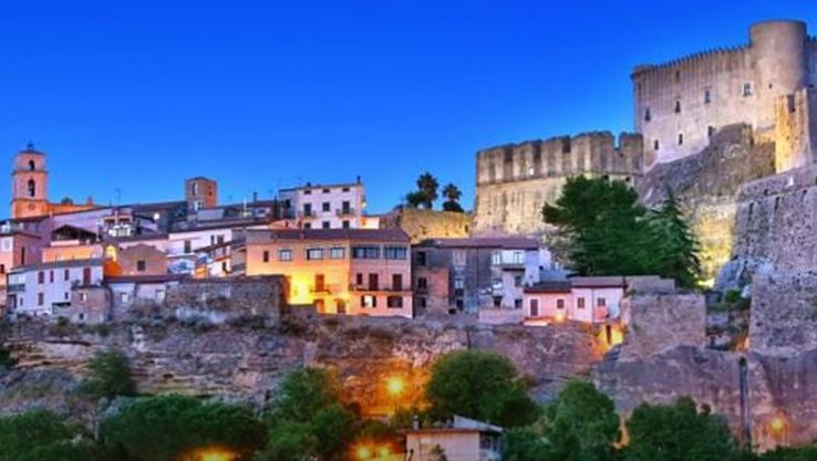Këto fshatra super të bukur në Itali do ju paguajnë 28.000 € që të jetoni atje