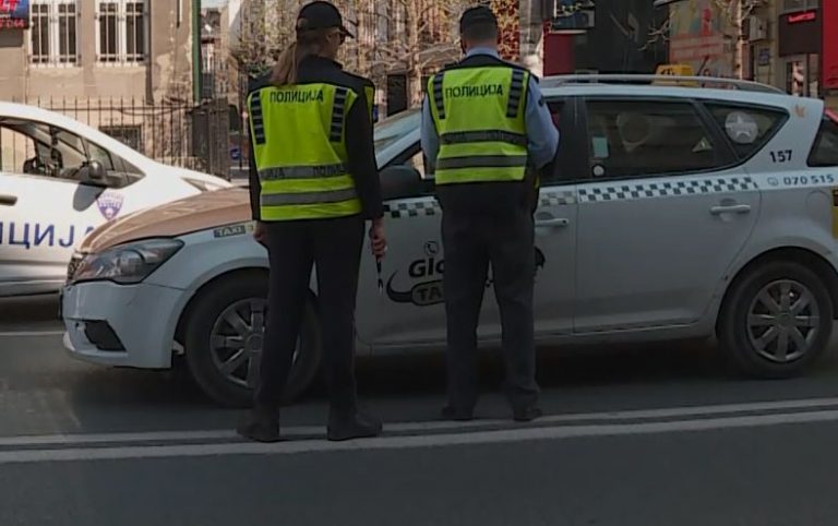 Policia ua sekuestron edhe mërgimtarëve veturat