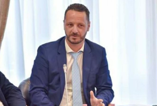 Kush është Evis Berberi, drejtori i ri i ARRSH?! “Rrinte me 500 lekë në xhep, tani prish miliona në kazino!”