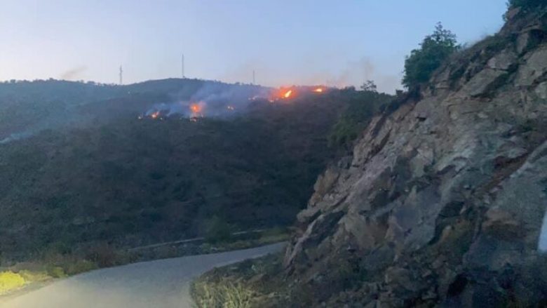 Zjarr në malet e Fushë Kosovës e Mitrovicës