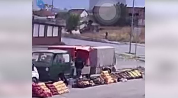 Pamjet nga momenti i rrokullisjes së kamionit të zjarrfikësve në Kllokot