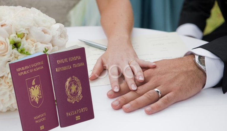 I ndalohej hyrja: Shqiptari martohet me italianen dhe ndryshon mbiemrin, por e pëson sa shkon në Itali