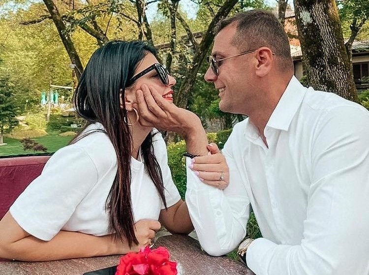 Rudina Dembacaj dhe Mark Frroku do të martohen, zbulohet data dhe detajet e ceremonisë