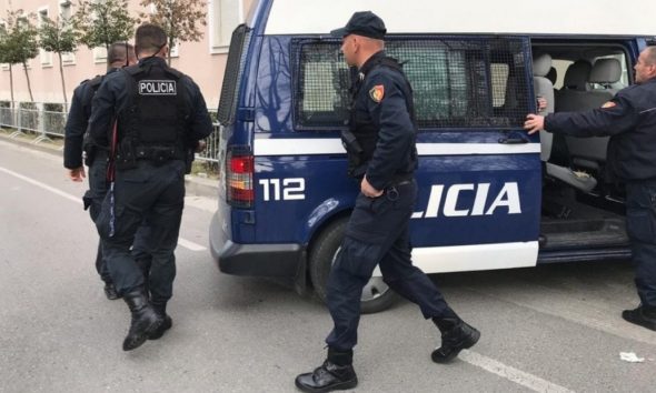 Qëlloi me thikë shokun në lokal/ Arrestohet 16-vjeçari në Tiranë, i shpallur në kërkim që dje
