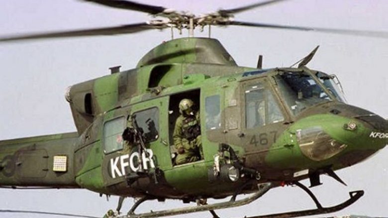 Helikopteri i KFOR-it patrullon në veri pas fluturimit të aeroplanëve serbë