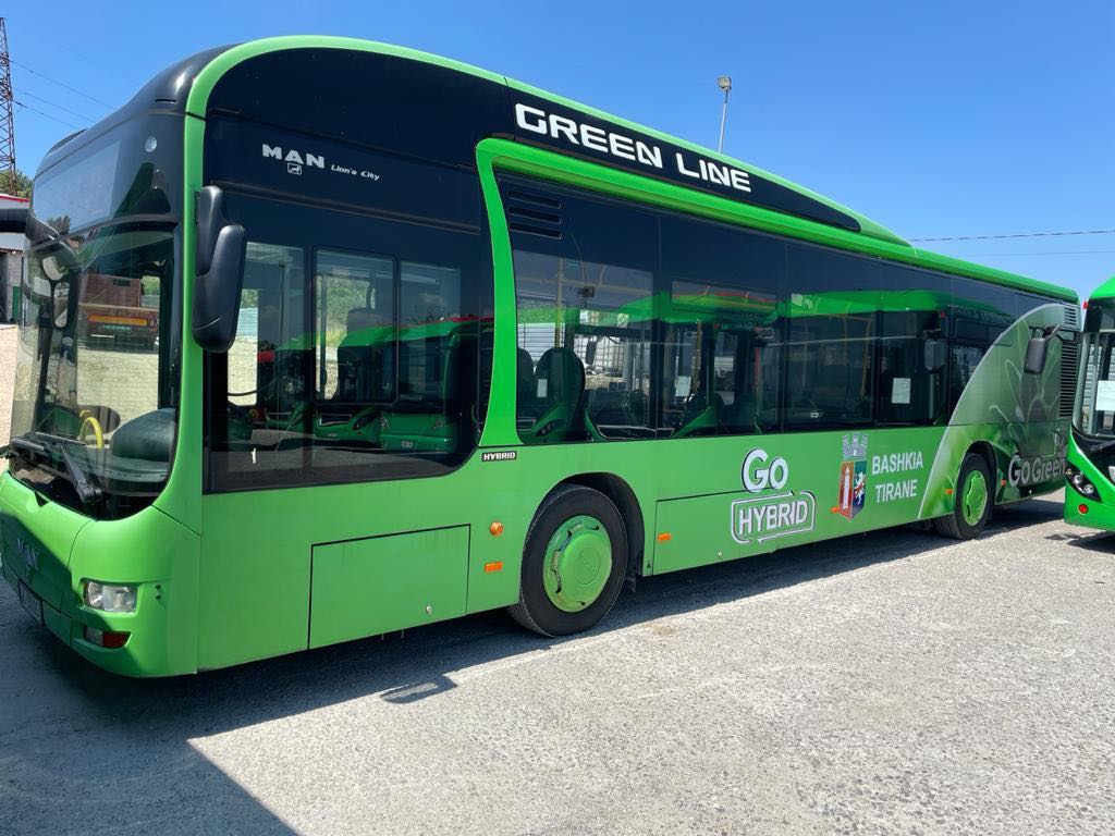 Kompania &quot;Gerard-A SHPK&quot; e vetmja me autobusët hibrid në Tiranë