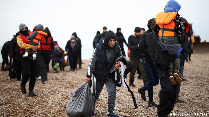 Franca anulon bisedimet me Anglinë për çështjen e emigrantëve