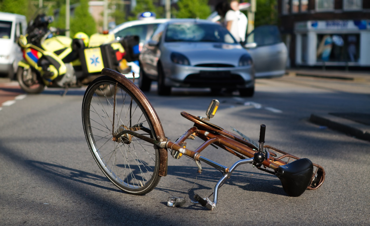 E FUNDIT! U rrëzua aksidentalisht nga biçikleta, vdes 17-vjeçarja në Tiranë