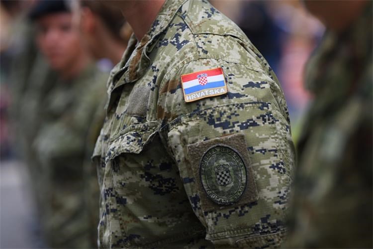 Kroacia dërgon 130 ushtarë në Kosovë