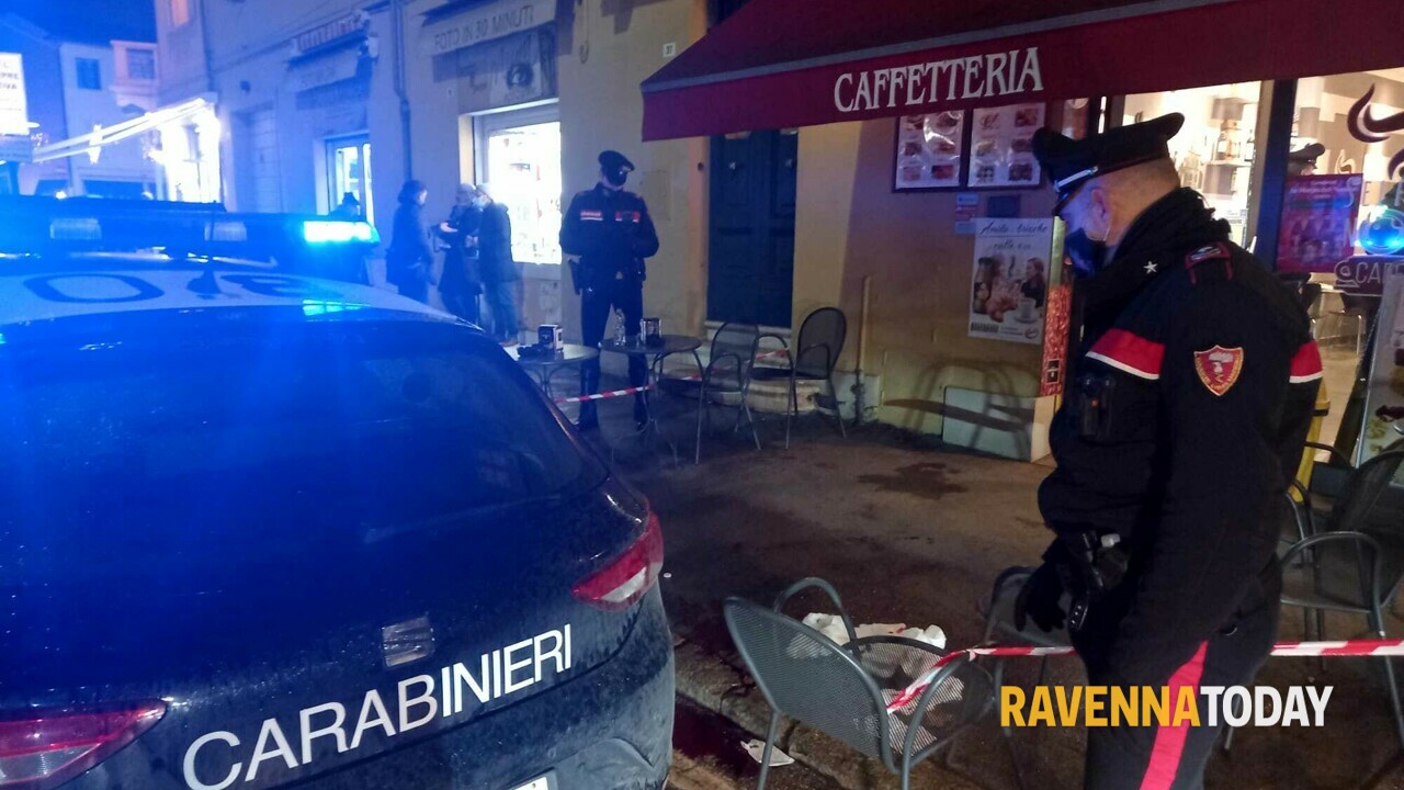 Sherr i fortë në një lokal/ Italiani plagos me thikë në qafë shqiptarin