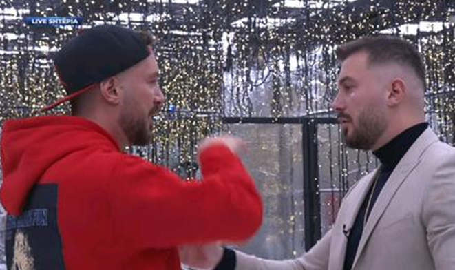 Romeo hyn në shtëpinë e BB dhe takon Donaldin: Mos ta hajë fare, ke dalë burrë!